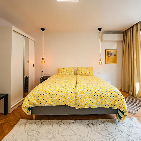 Апартамент The Secret Garden 2 Bedroom Next To Ndk *